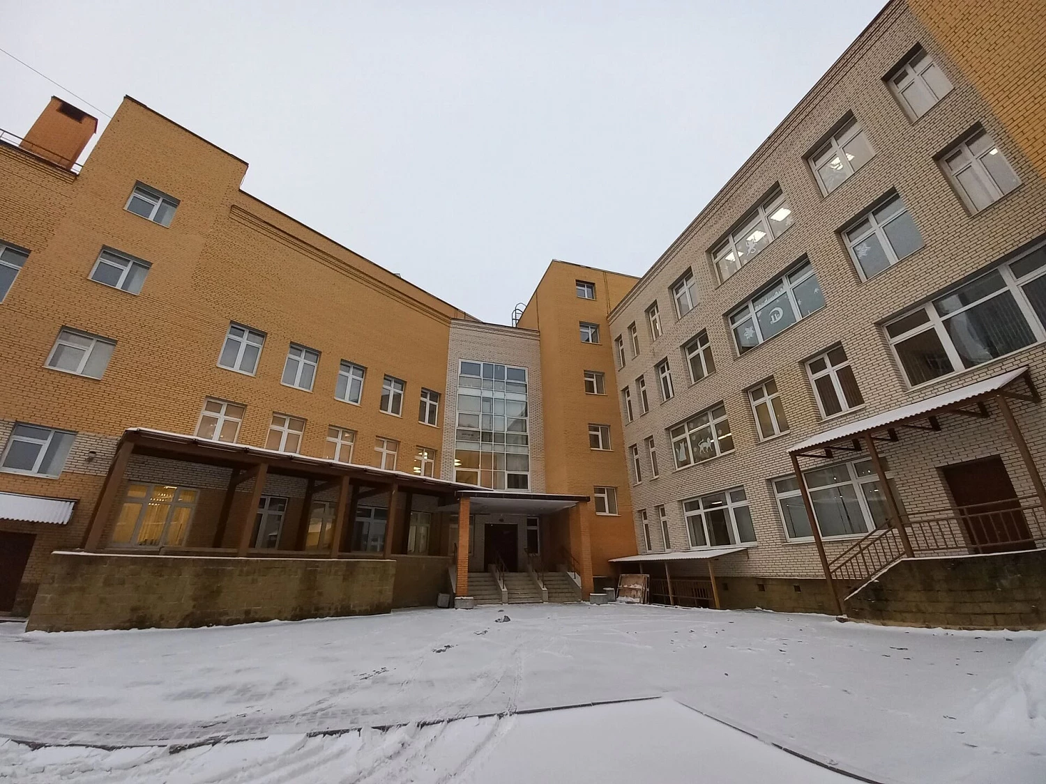 г.СПБ Гимназия 587 фасад 3