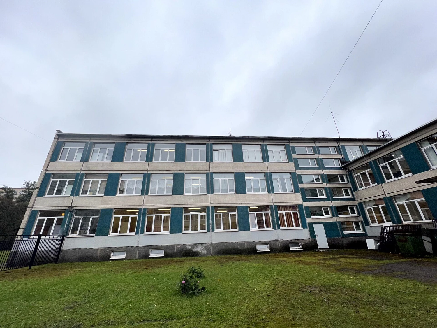 г.СПБ Школа 443 фасад 4